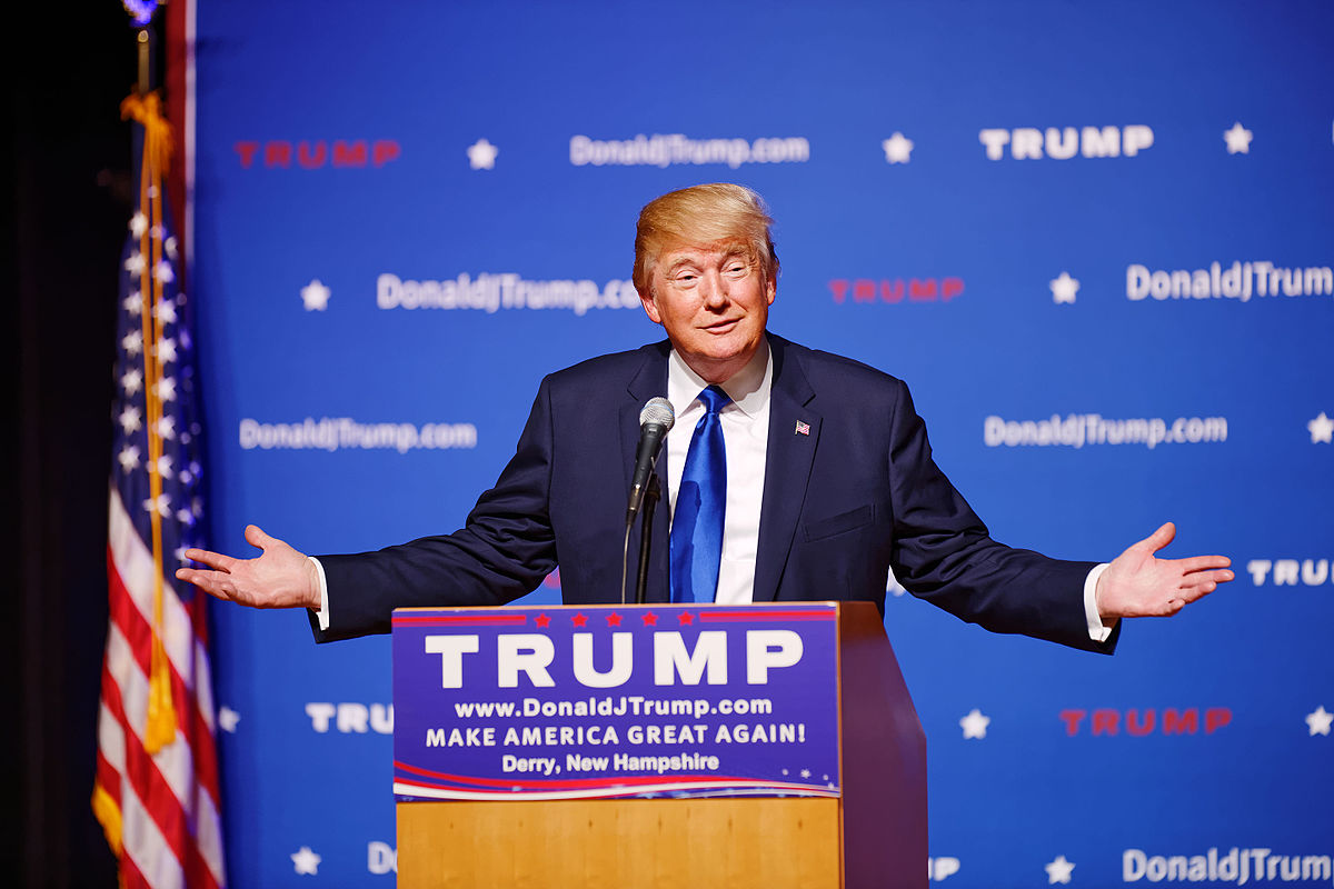 Mr_Donald_Trump_New_Hampshire_Town_Hall_on_August_19th_2015_at_Pinkerton_Academy_in_Derry,_NH_by_Michael_Vadon_07