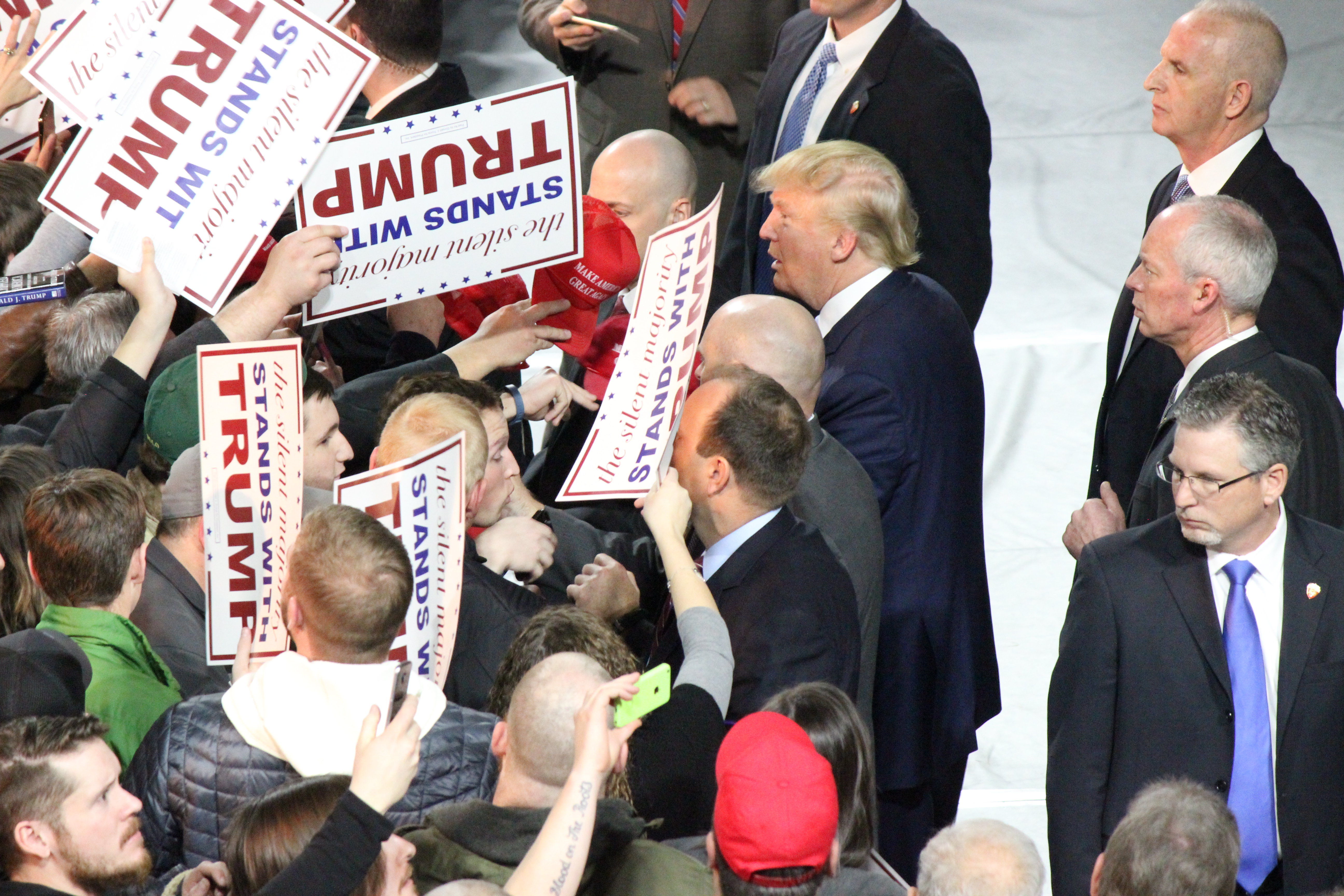 By Evan Guest - Donald Trump in Muscatine, Iowa, CC BY 2.0, https://commons.wikimedia.org/w/index.php?curid=46705061